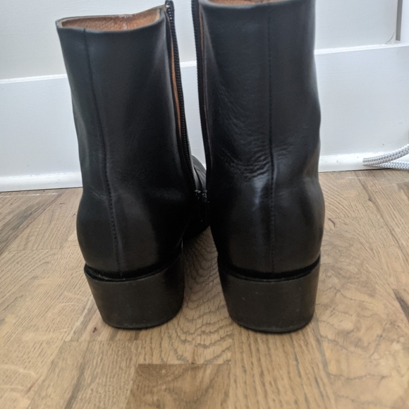 Leather boots - Picture 4 of 6